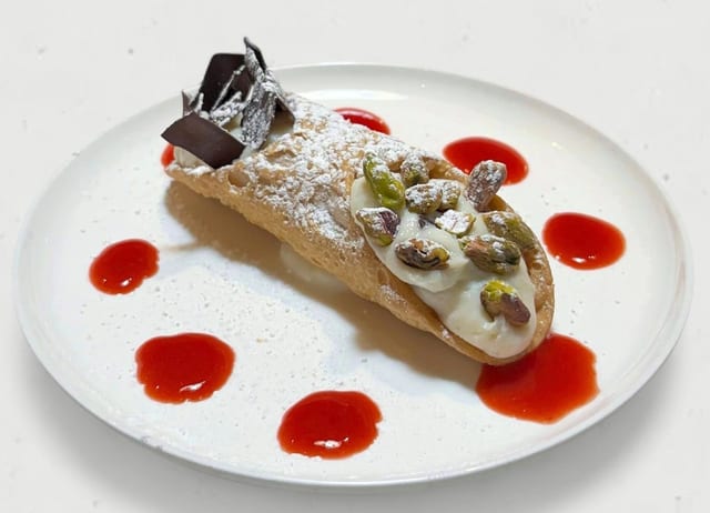 Cannoli Siciliano.