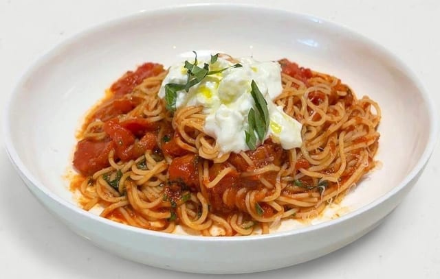 Fedelini Burrata e Pomodoro.